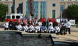 service-men-and-woman-group